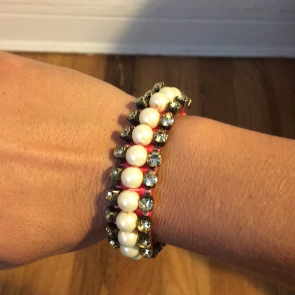 Banana Republic Jewelry - Banana Republic bracelet with pearls and crystals
